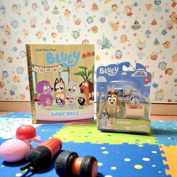 Bluey Baby Race Book & Matching Story Starters Figures / Toy - New - Picture 1 of 13